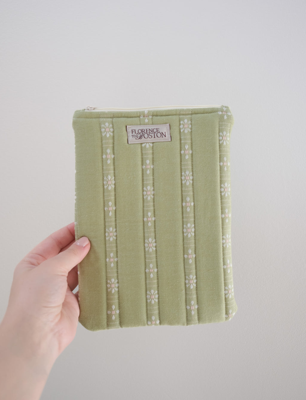 Celadon Daisies | E-Reader Quilted Sleeve