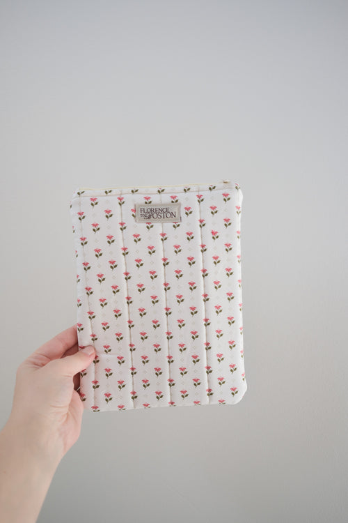 Bumbling Posies | E-Reader Quilted Sleeve
