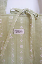 Celadon Daisies | Marlowe Tote