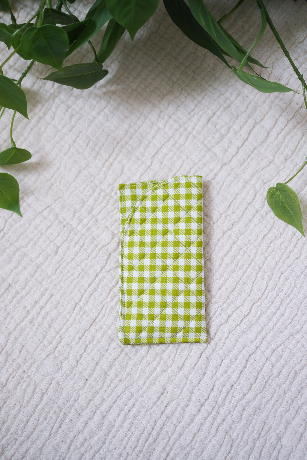 Checkered Charm | Quilted Glasses Pouch