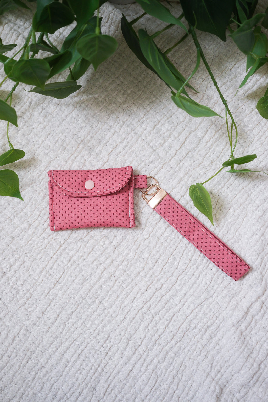 Seed Dusted Pink | Pocket Snap Pouch | Airpod Pouch