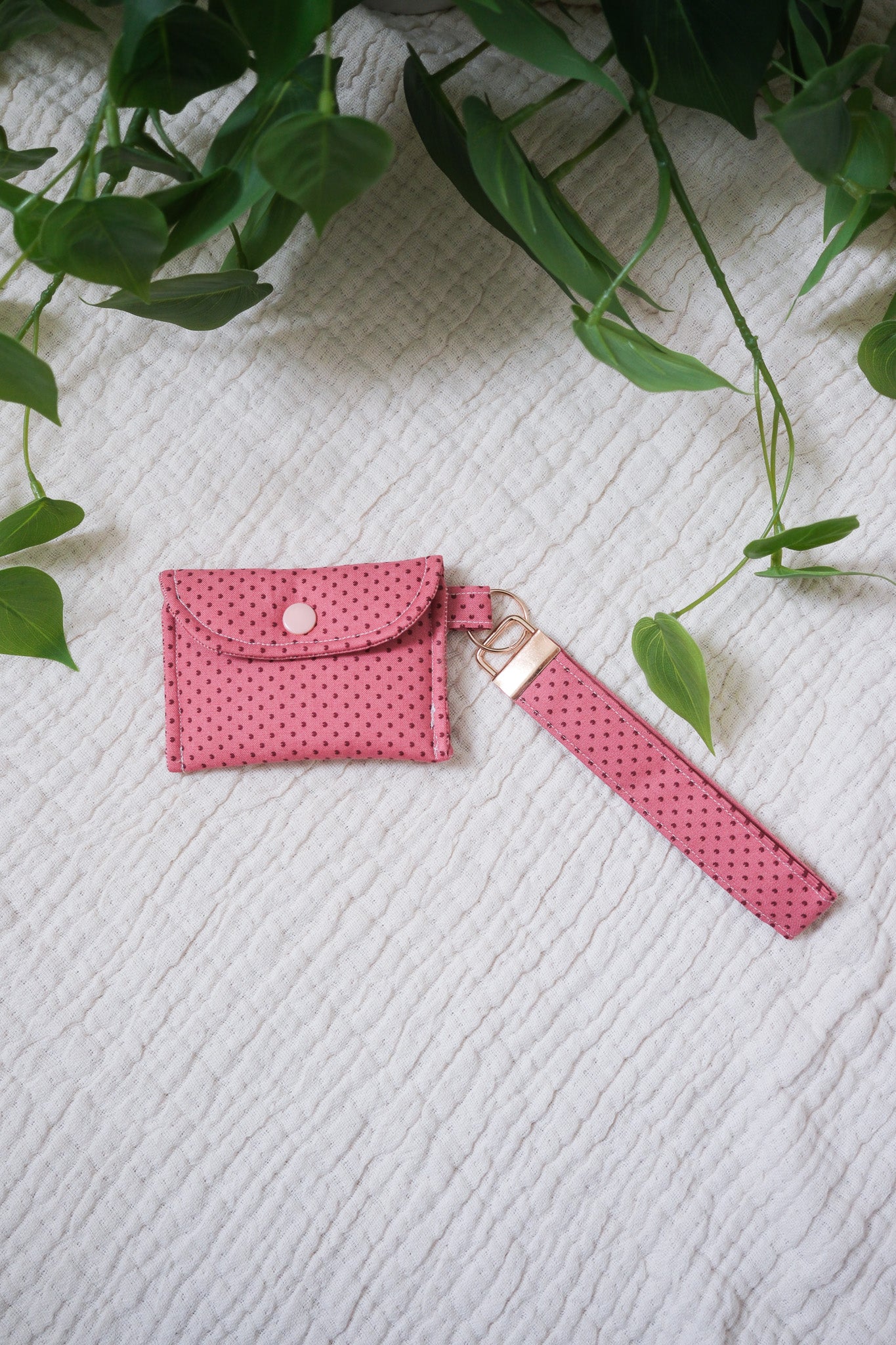Seed Dusted Pink | Pocket Snap Pouch | Airpod Pouch