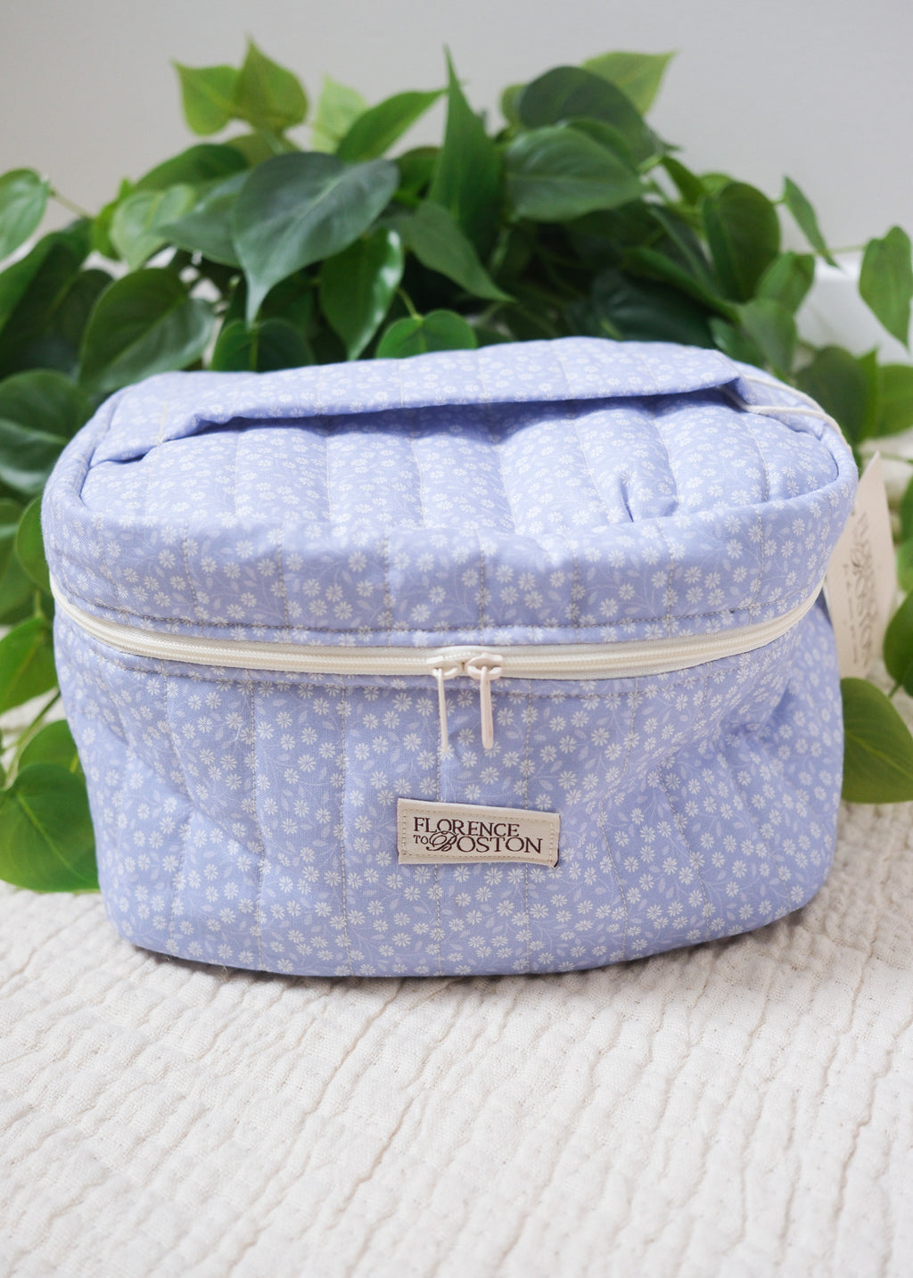 Blue Daisies | Vanity Bag