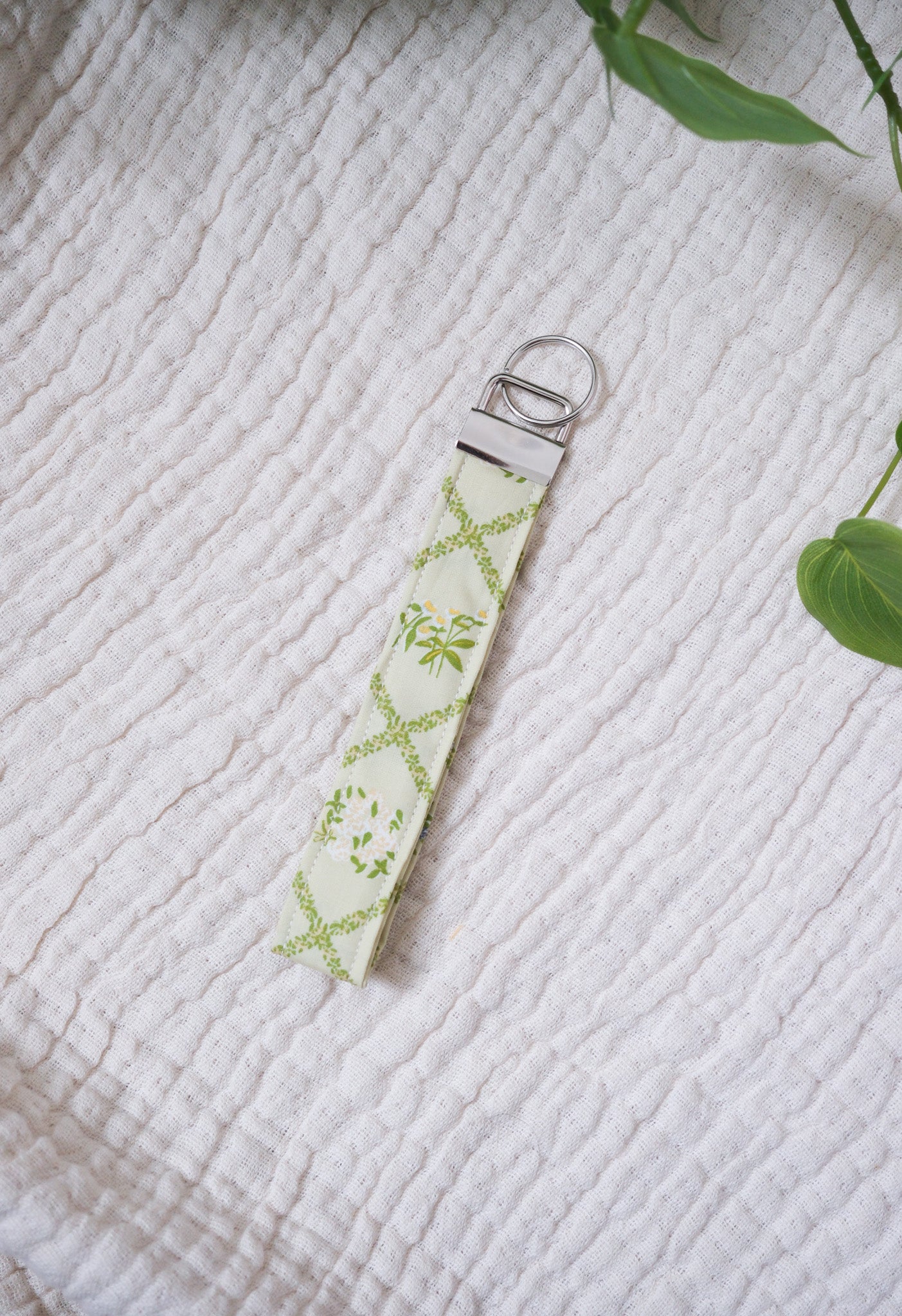 Cottage Garden | Wristlet Keychain