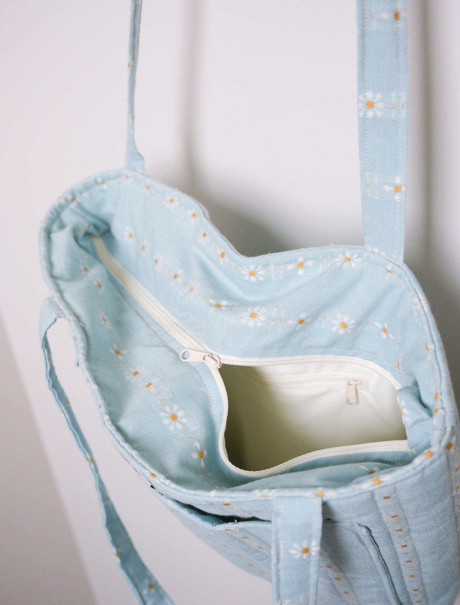 Droplet Daisies | Florence Tote
