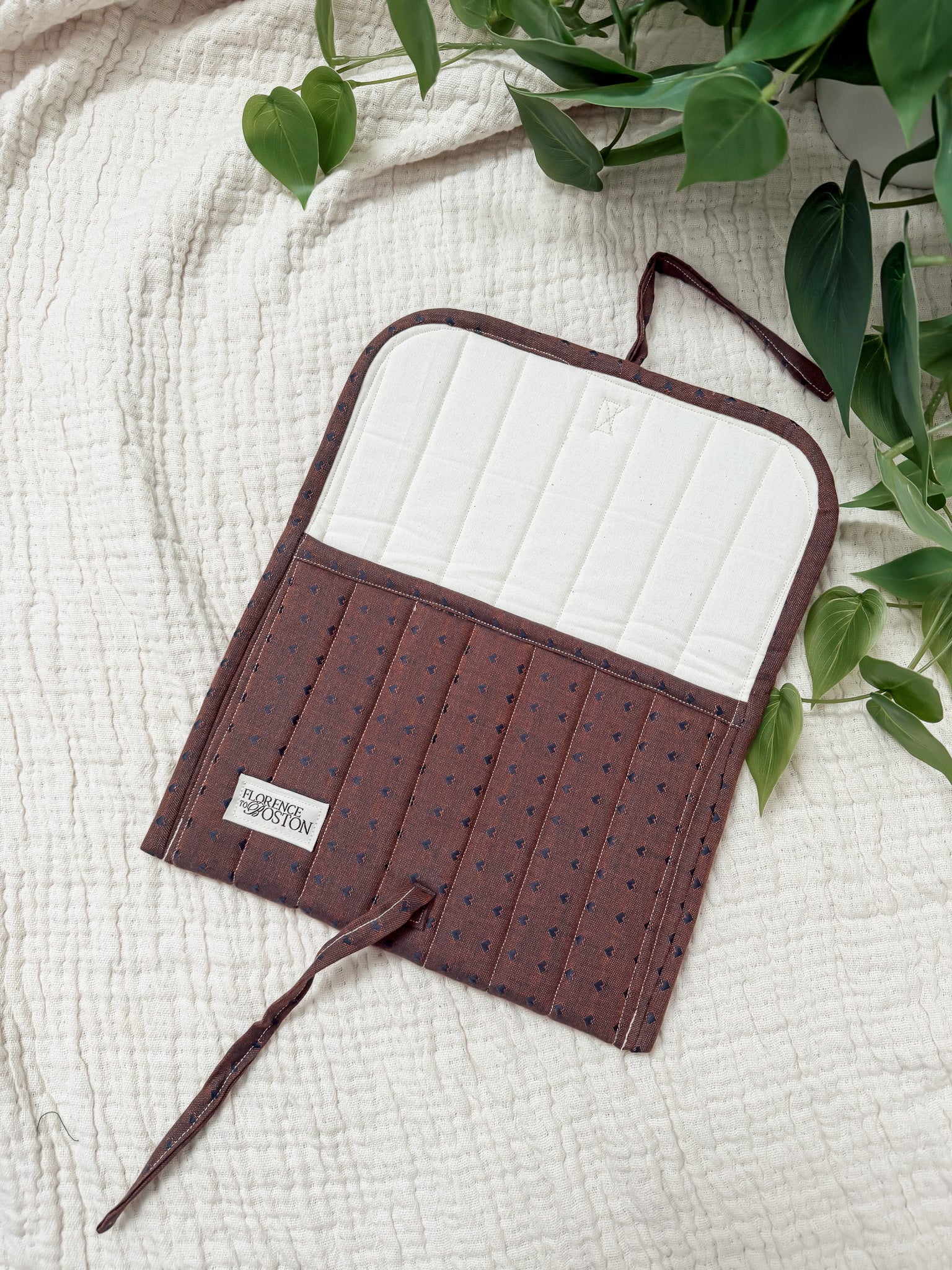 Dobby Hearts | Lux Tie Pouch